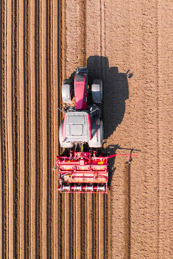 Tipos de maquinaria agrícola y sus aplicaciones específicas
